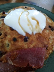 black currant pancakes with ham