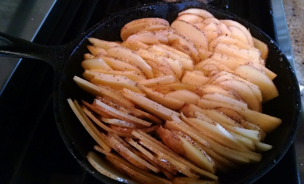 asado-potatoes-prepped-in-cast-iron